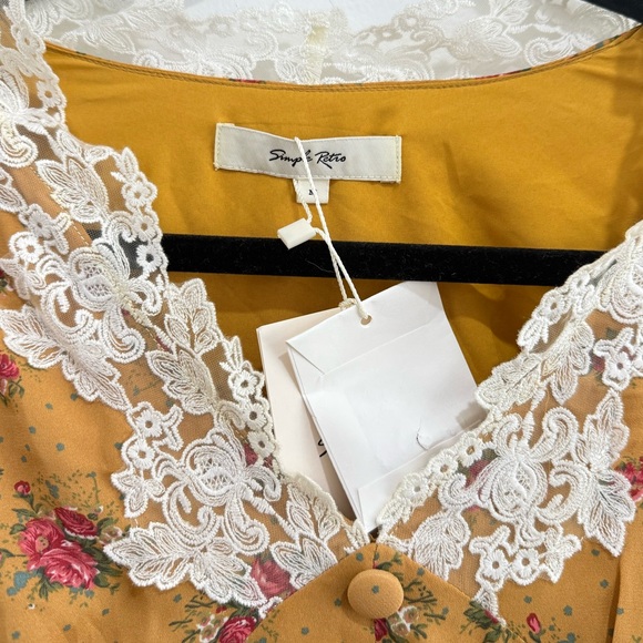 🌸 Floral Lace Dress 🌸 - Picture 5 of 6